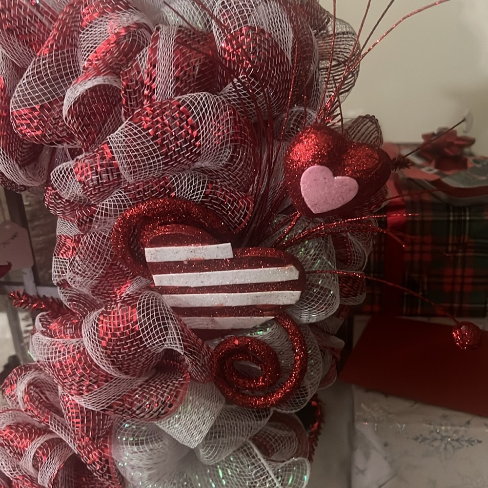 Valentines Day Handmade Deco Mesh Wreath - Picture 2 of 3